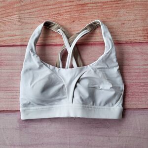 Lululemon White Criss Cross Strappy Athletic Workout Sports Bra Women’s‎ 4